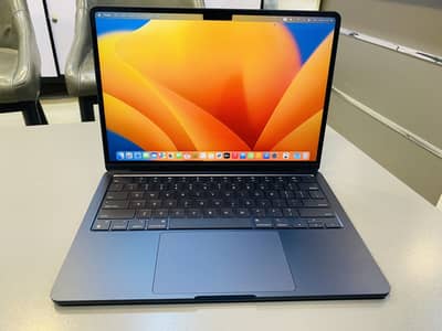 Apple MacBook Air 13.6" (M2, 2022) — 16GB RAM | 1TB SSD