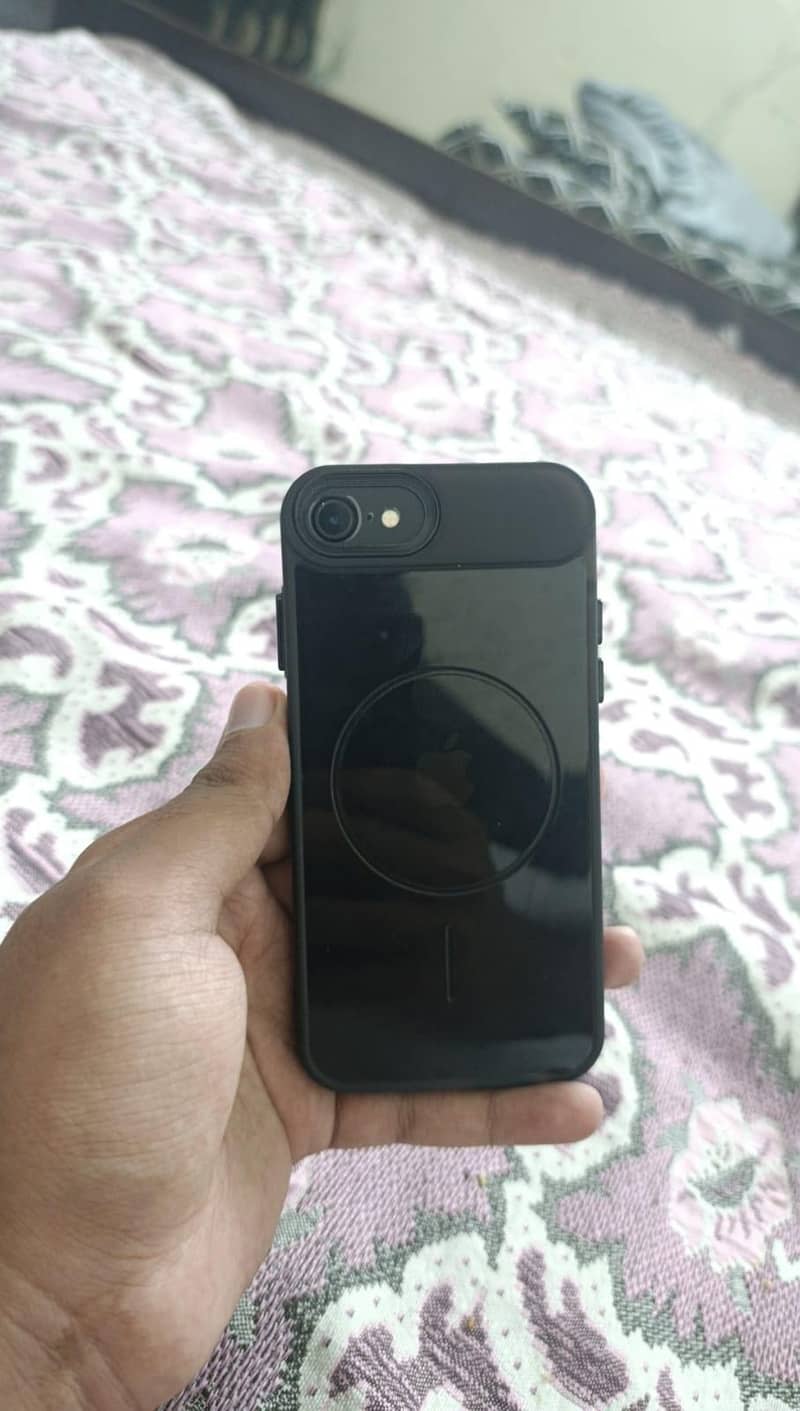 Apple iPhone 7 0