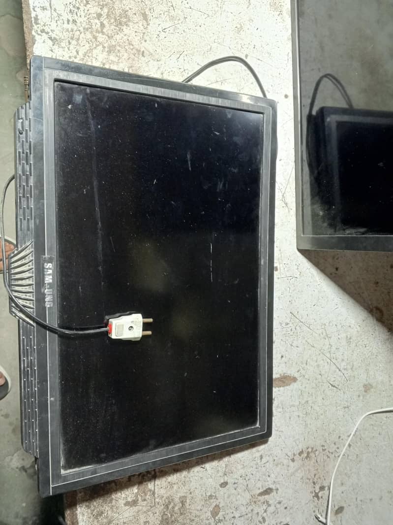 LCD TV 2