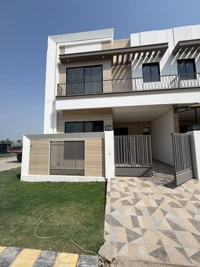 Best Options For Corner House Is Available For Sale In Serene Villas