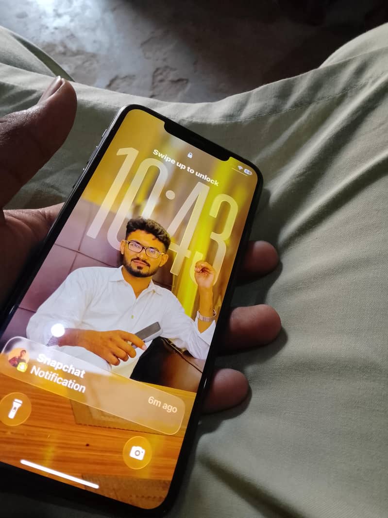Apple iPhone 11 Pro Max 2