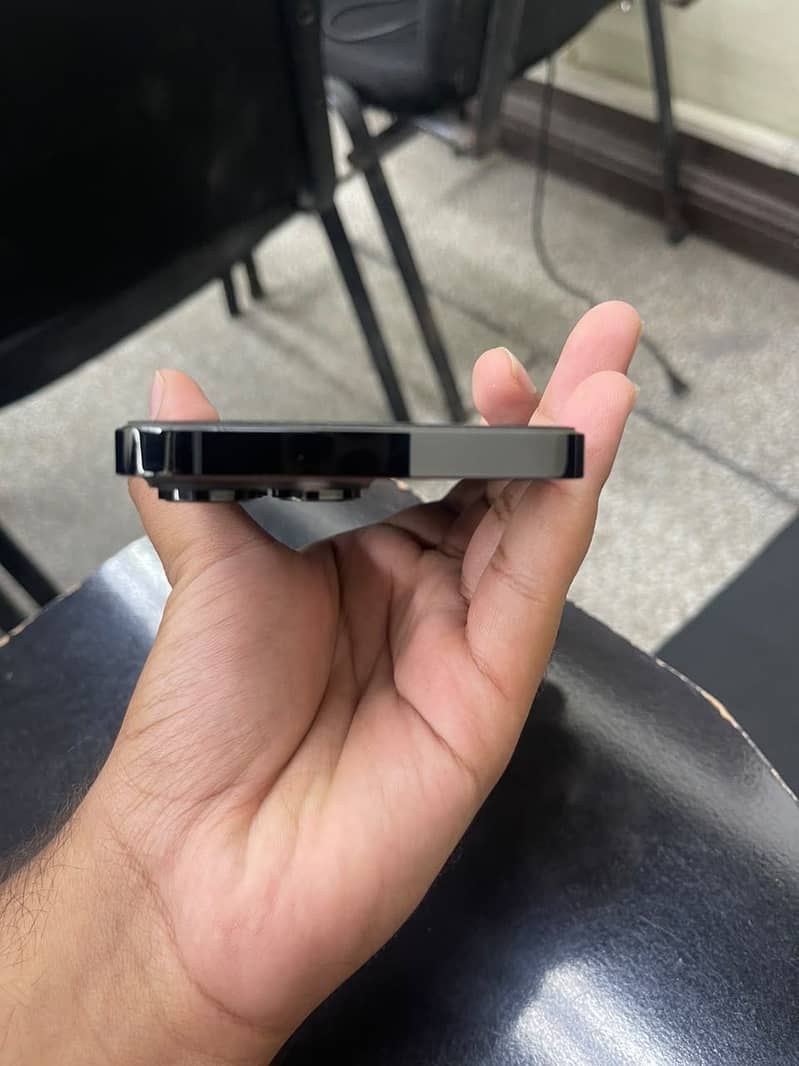 Apple iPhone 14 Pro Max 2