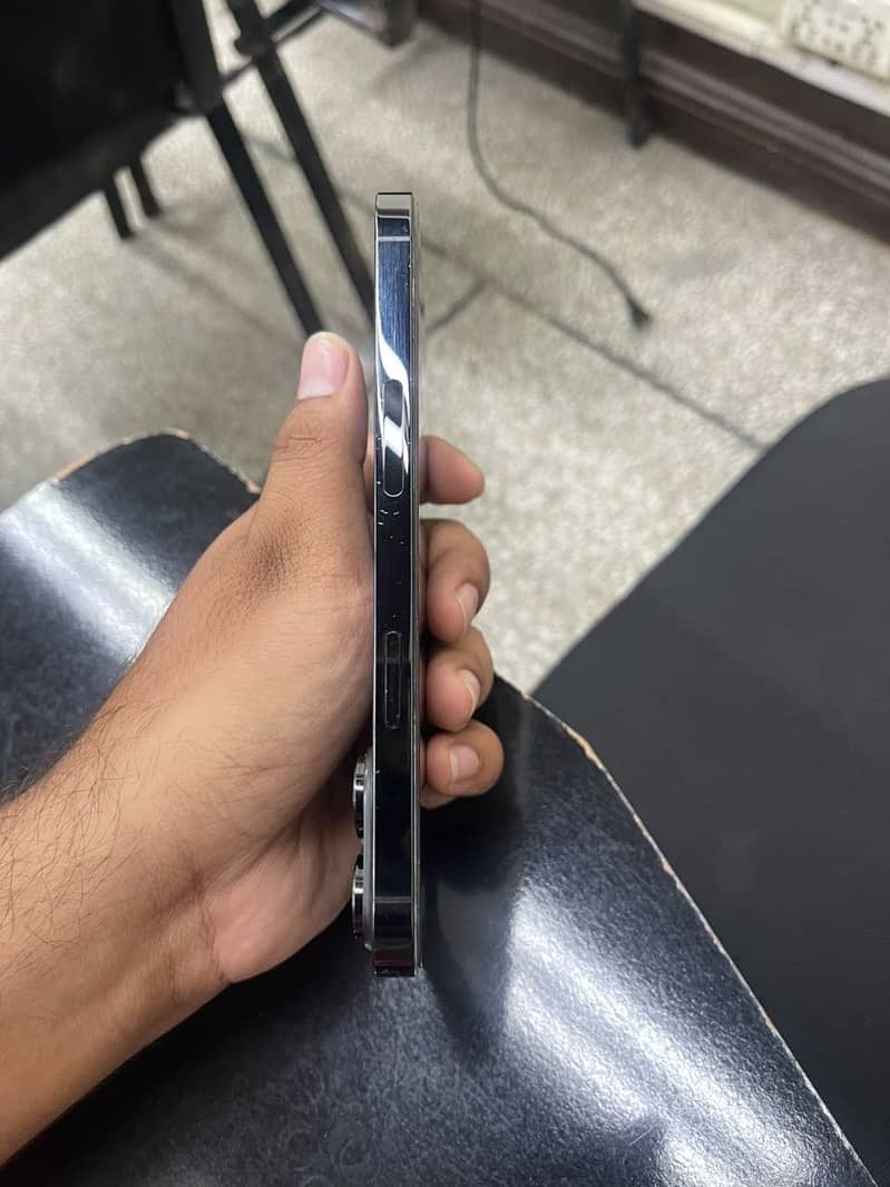 Apple iPhone 14 Pro Max 4