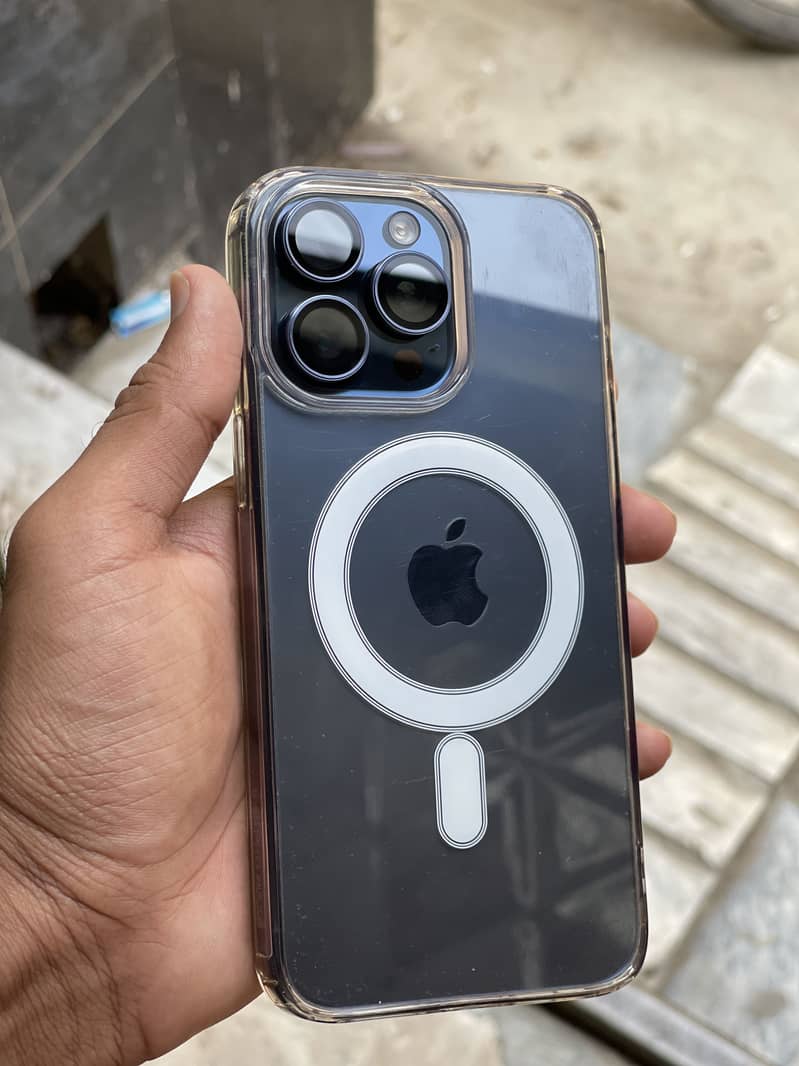 Apple iPhone 15 Pro Max 2