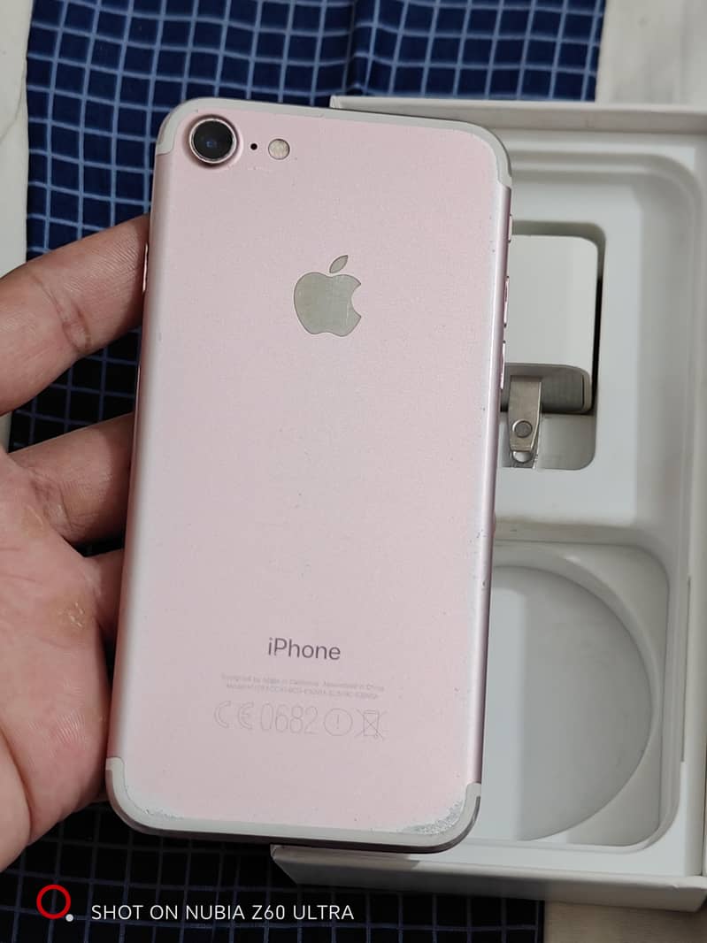 Apple iPhone 7 2