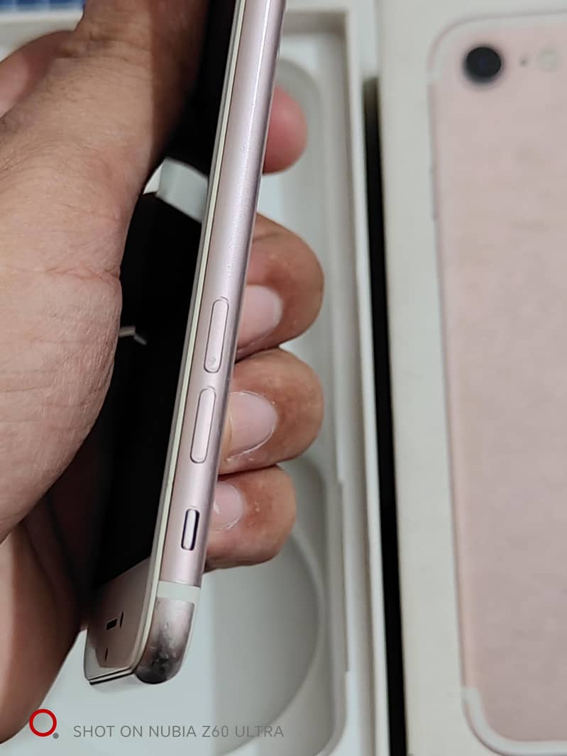 Apple iPhone 7 7