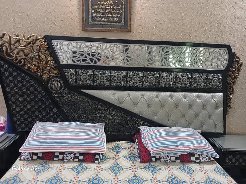 bed with dressing table 0