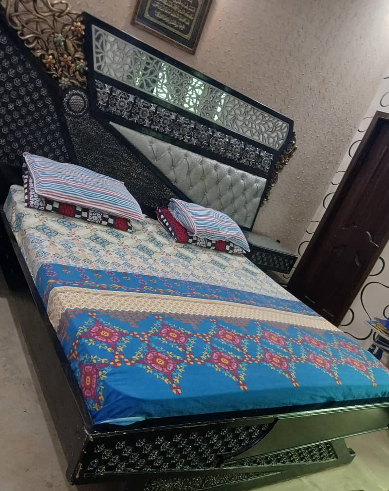 bed with dressing table 1