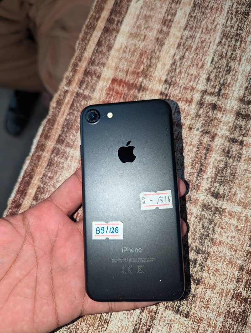 Apple iPhone 7 3