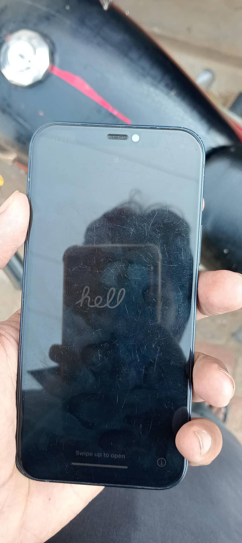 Apple iPhone 12 1