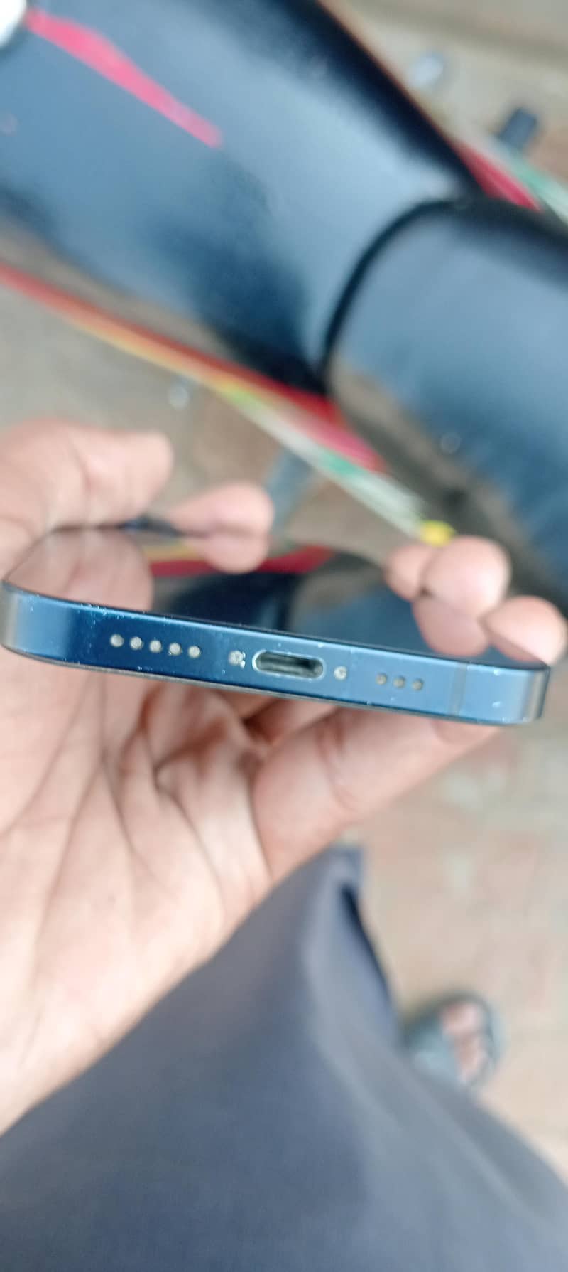 Apple iPhone 12 4
