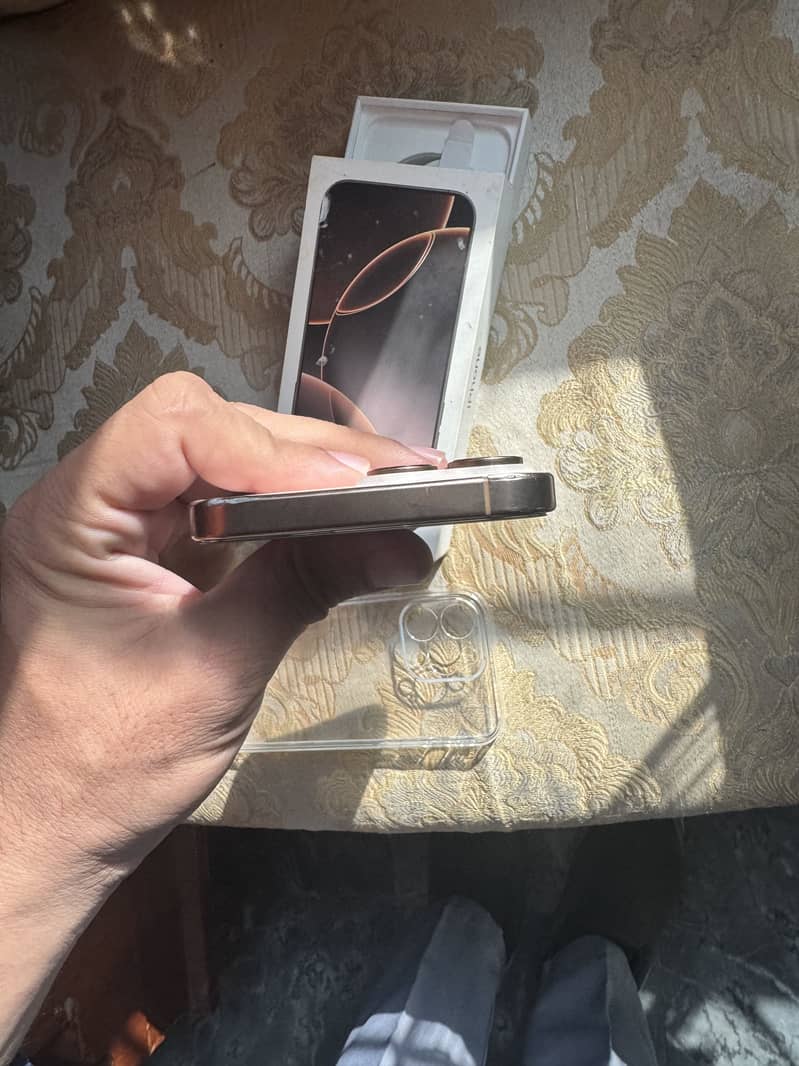Apple iPhone 16 Pro Max 3