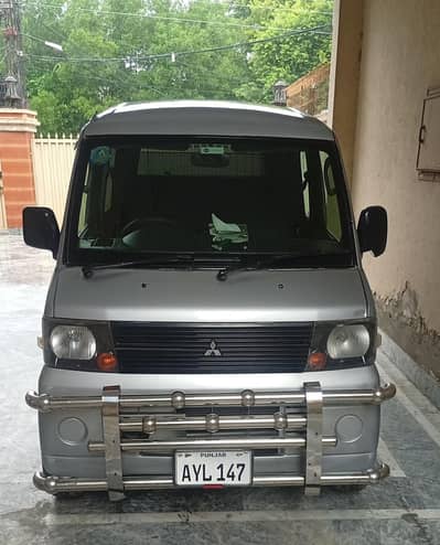 Mitsubishi Minicab Bravo 2011