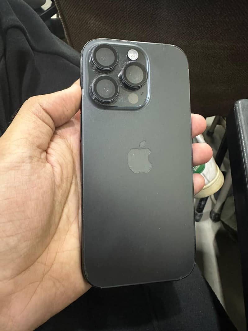 Apple iPhone 16 Pro 0