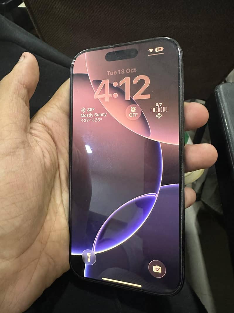 Apple iPhone 16 Pro 1