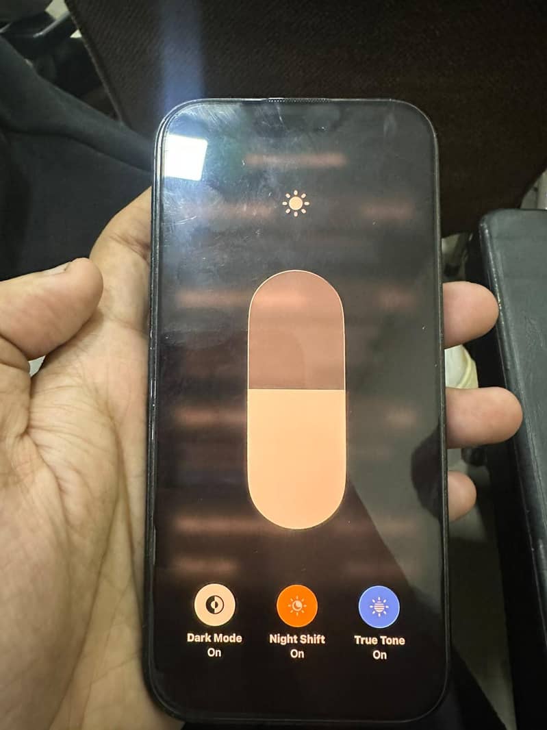 Apple iPhone 16 Pro 4