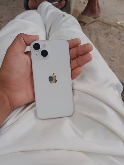 Apple iPhone 13