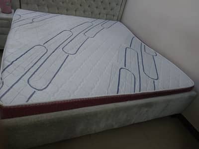 King Size Double Bed 8 inch Thick Mattress for Sale