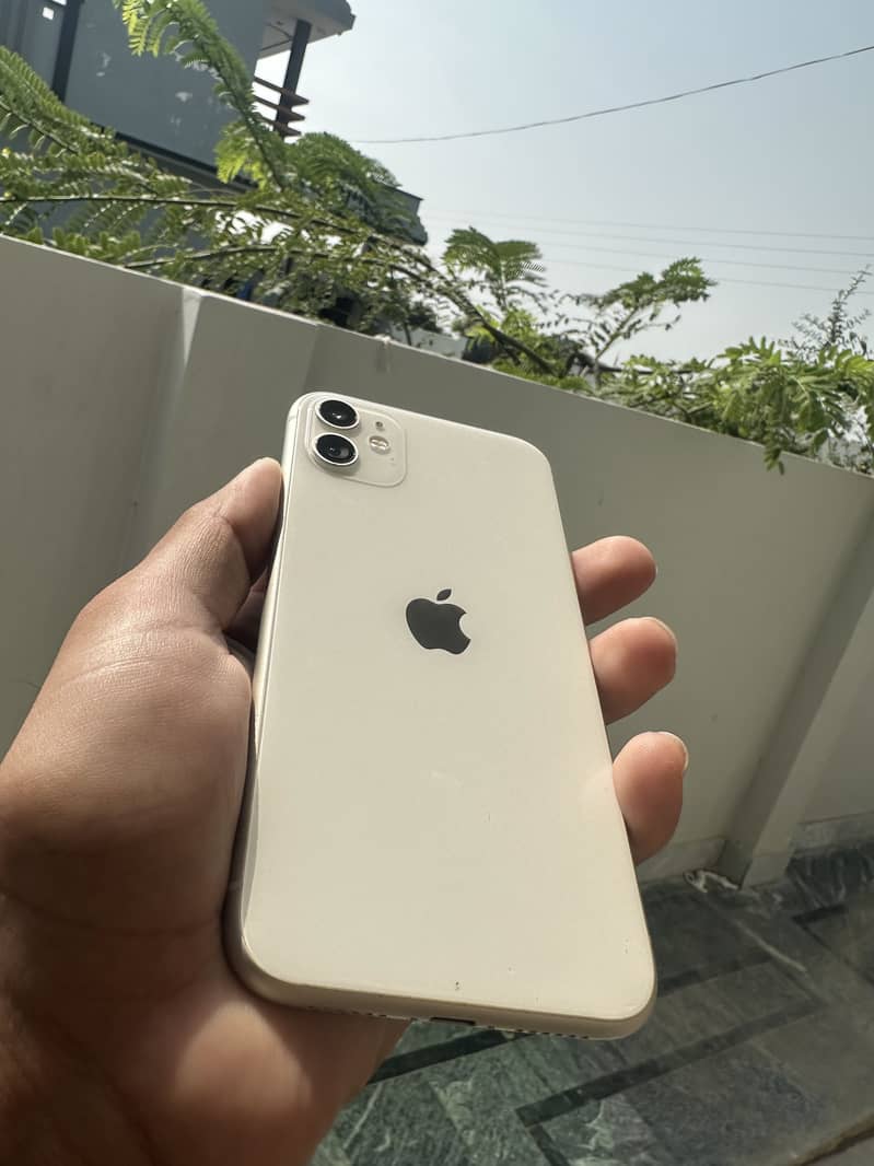 Apple iPhone 11 0