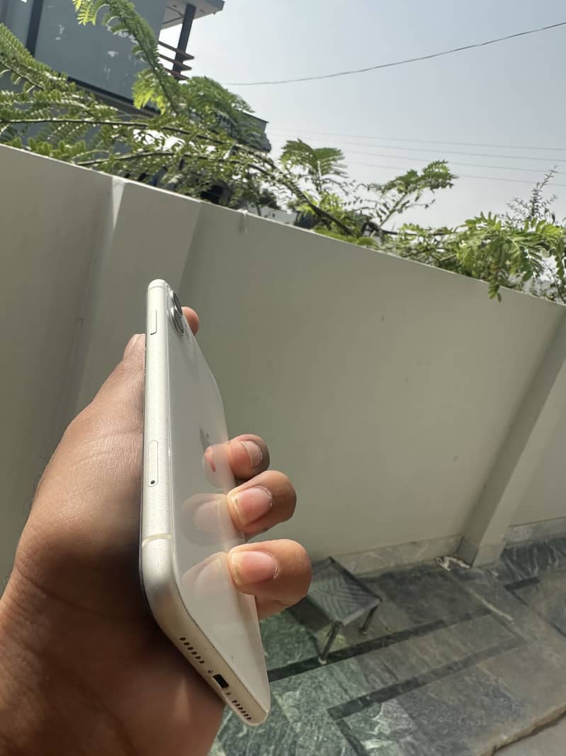 Apple iPhone 11 1