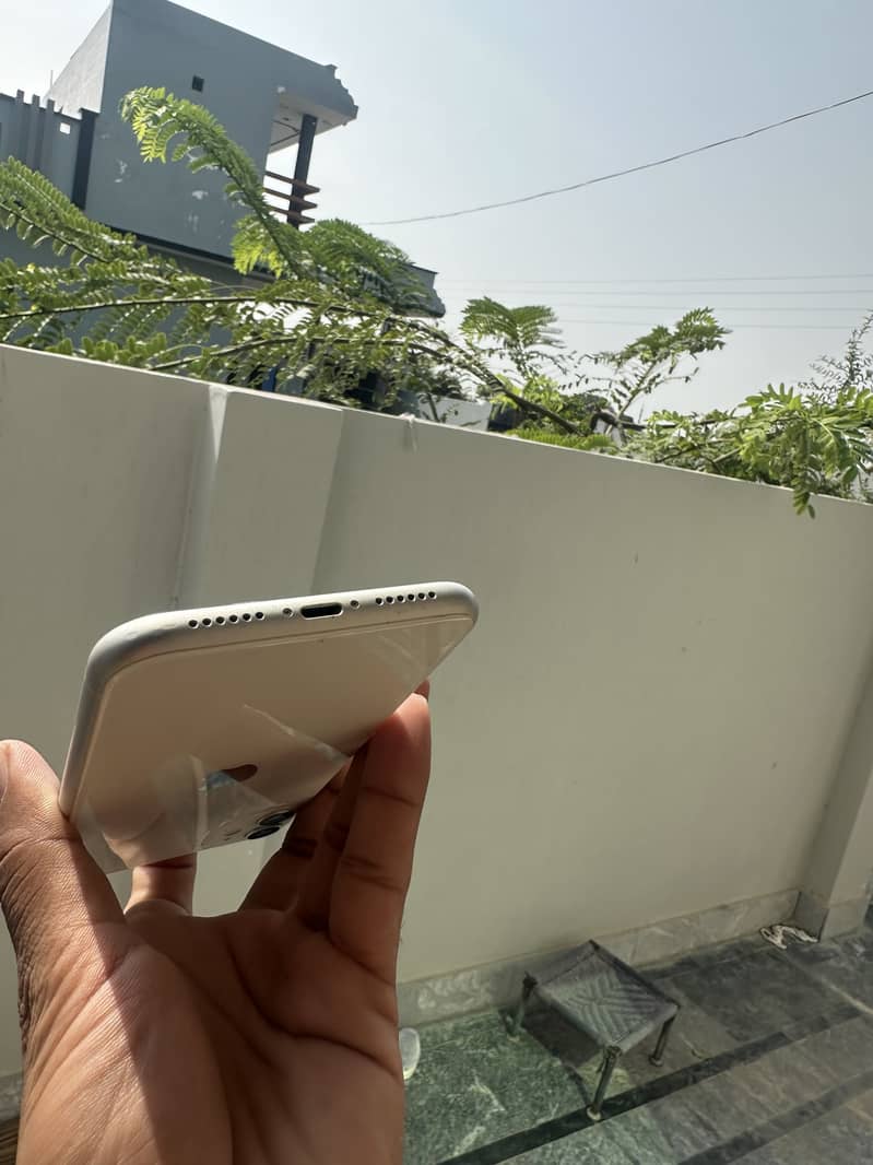 Apple iPhone 11 2