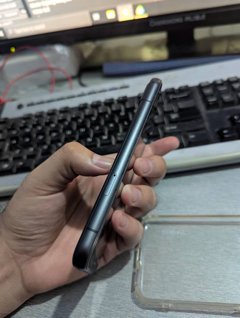 Google Pixel 8a 4