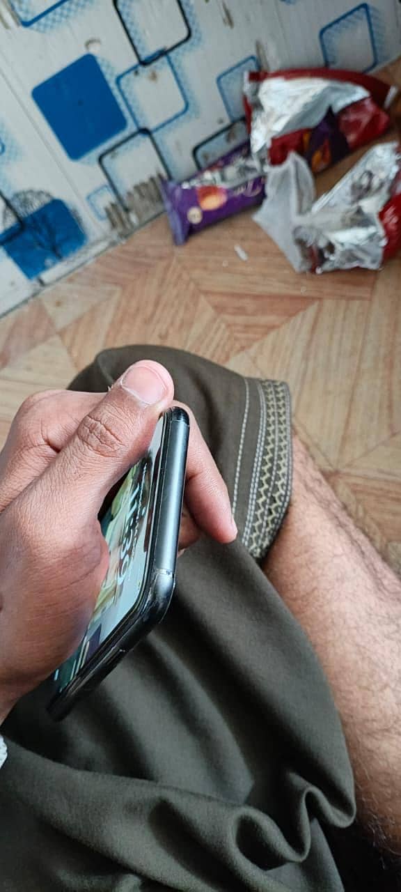 Apple iPhone X 5