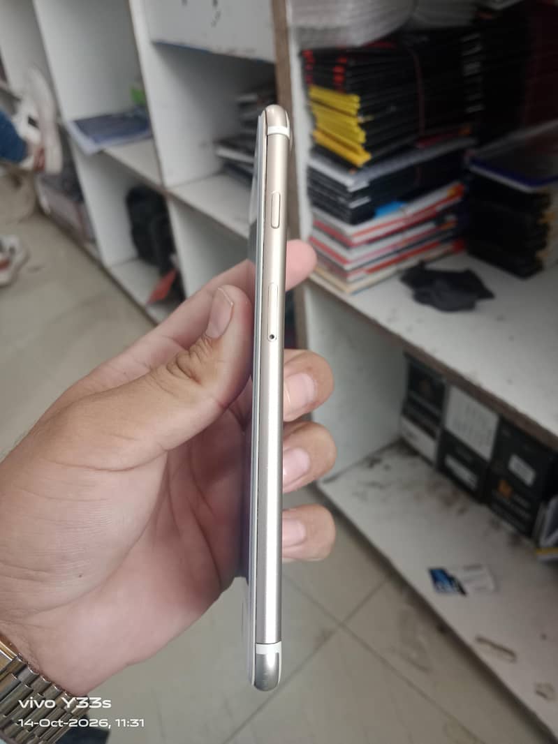 Apple iPhone 7 Plus 1
