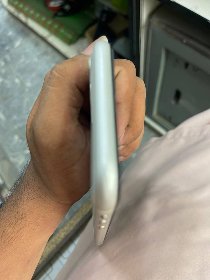 Apple iPhone 11 2
