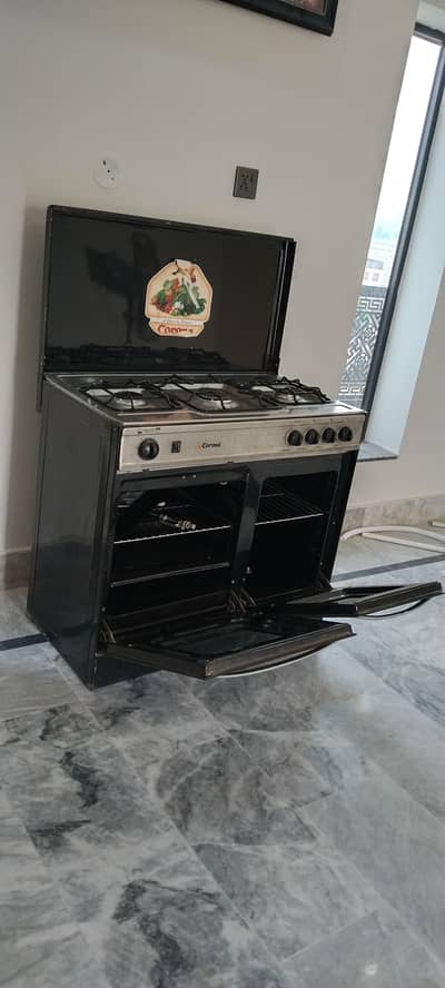 URGENT SALE: 3 Burner Cooking Range with Electric Grill (Multan)