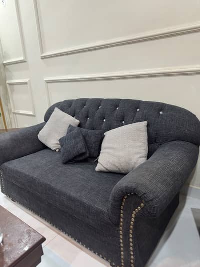 Sofa's Set 6 seater and Pairs of 3 Table set in Good Condition 4 SALE