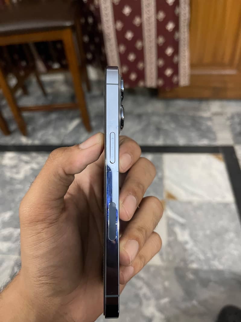 Apple iPhone 13 Pro 8