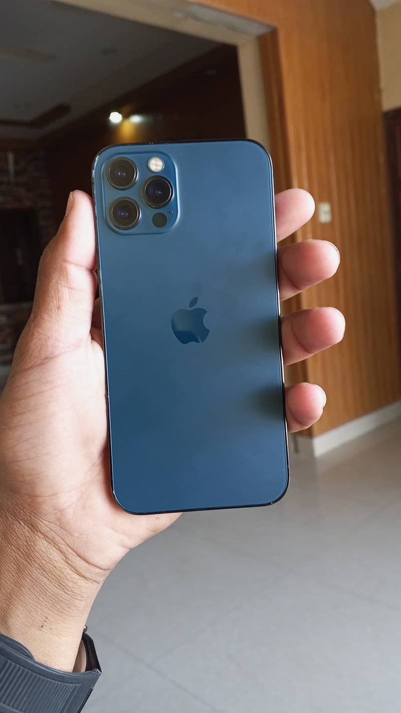 Apple iPhone 12 2
