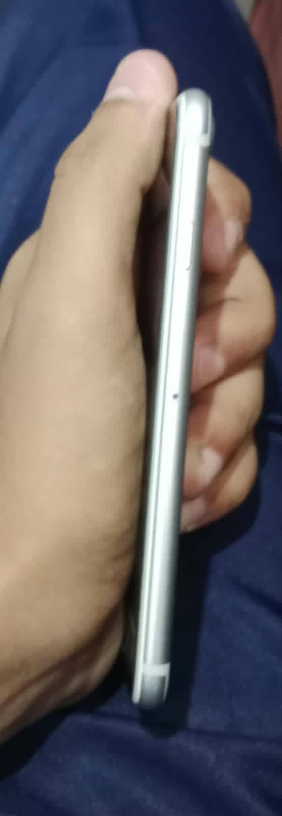 Apple iPhone 7 2