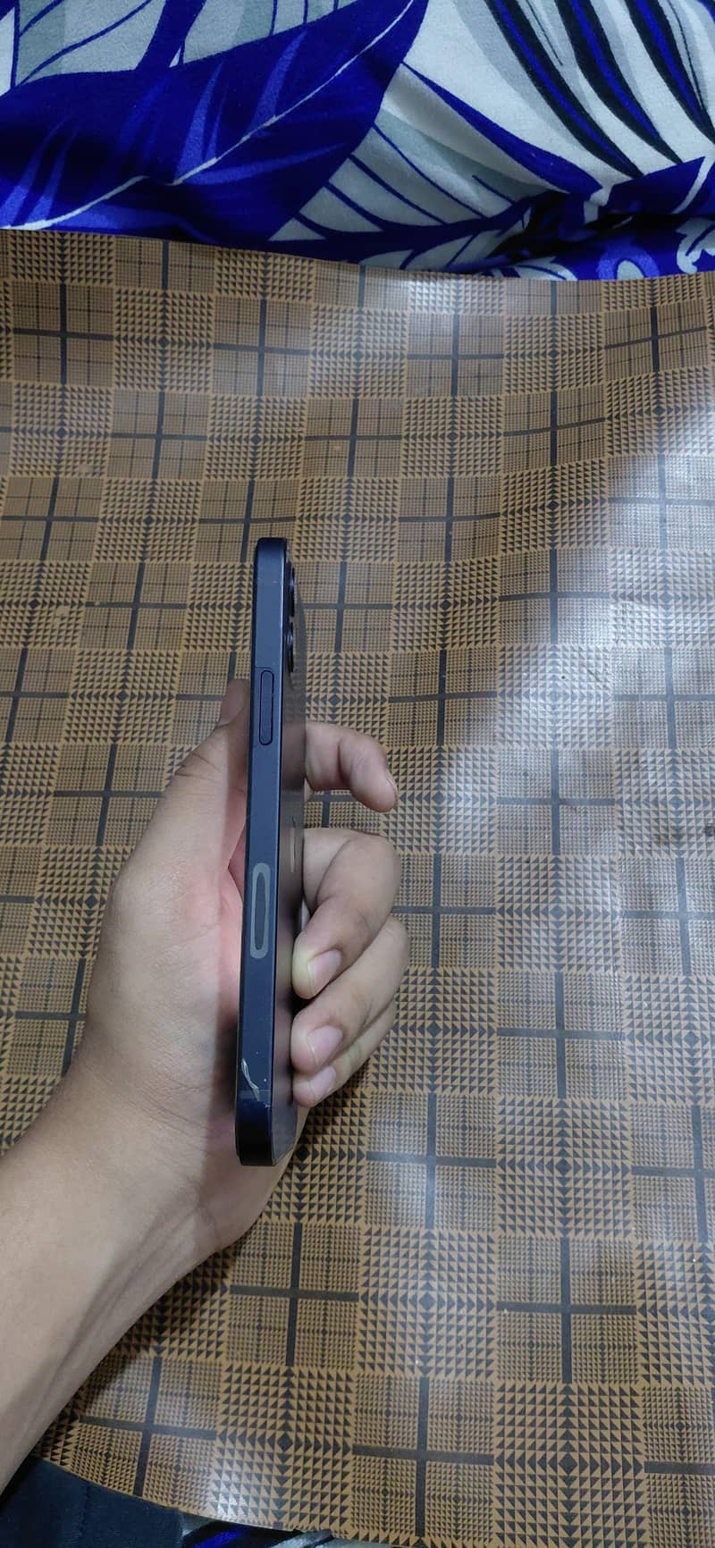 Apple iPhone 12 3