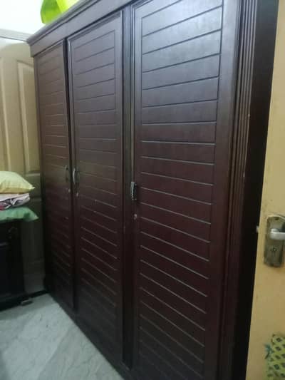 3 door wardrobe