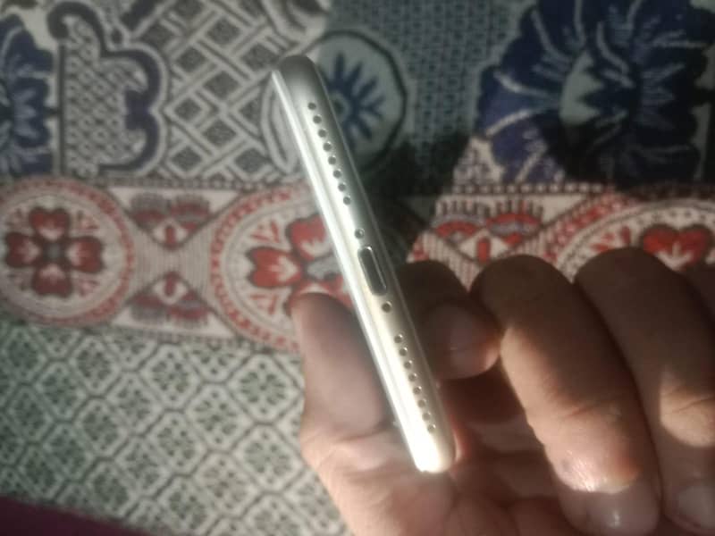 Apple iPhone 7 Plus 3