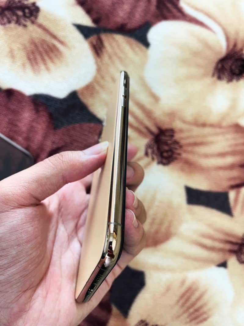 Apple iPhone 11 Pro Max 5