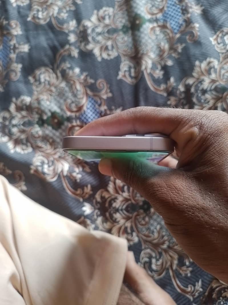 Apple iPhone 14 6