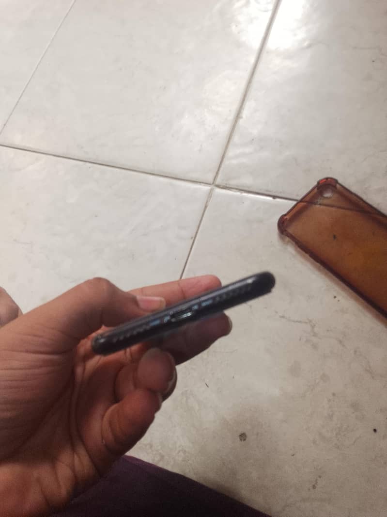Apple iPhone 7 4