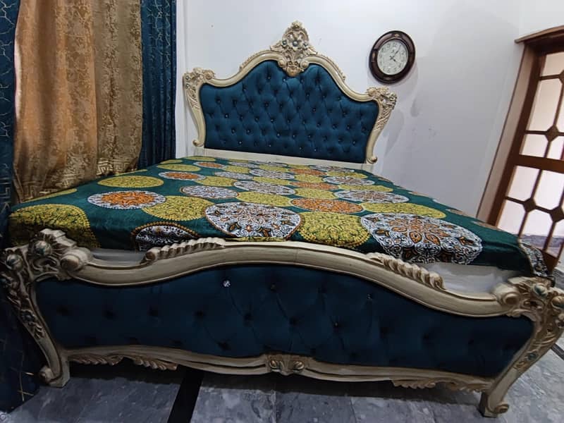 bed side table dressing 0