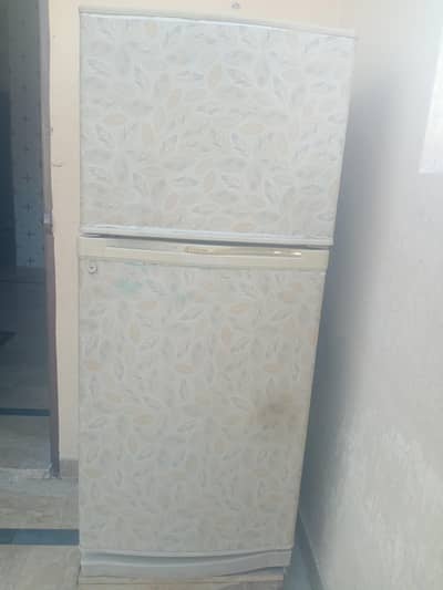 dawlance medium size fridgh argent sale