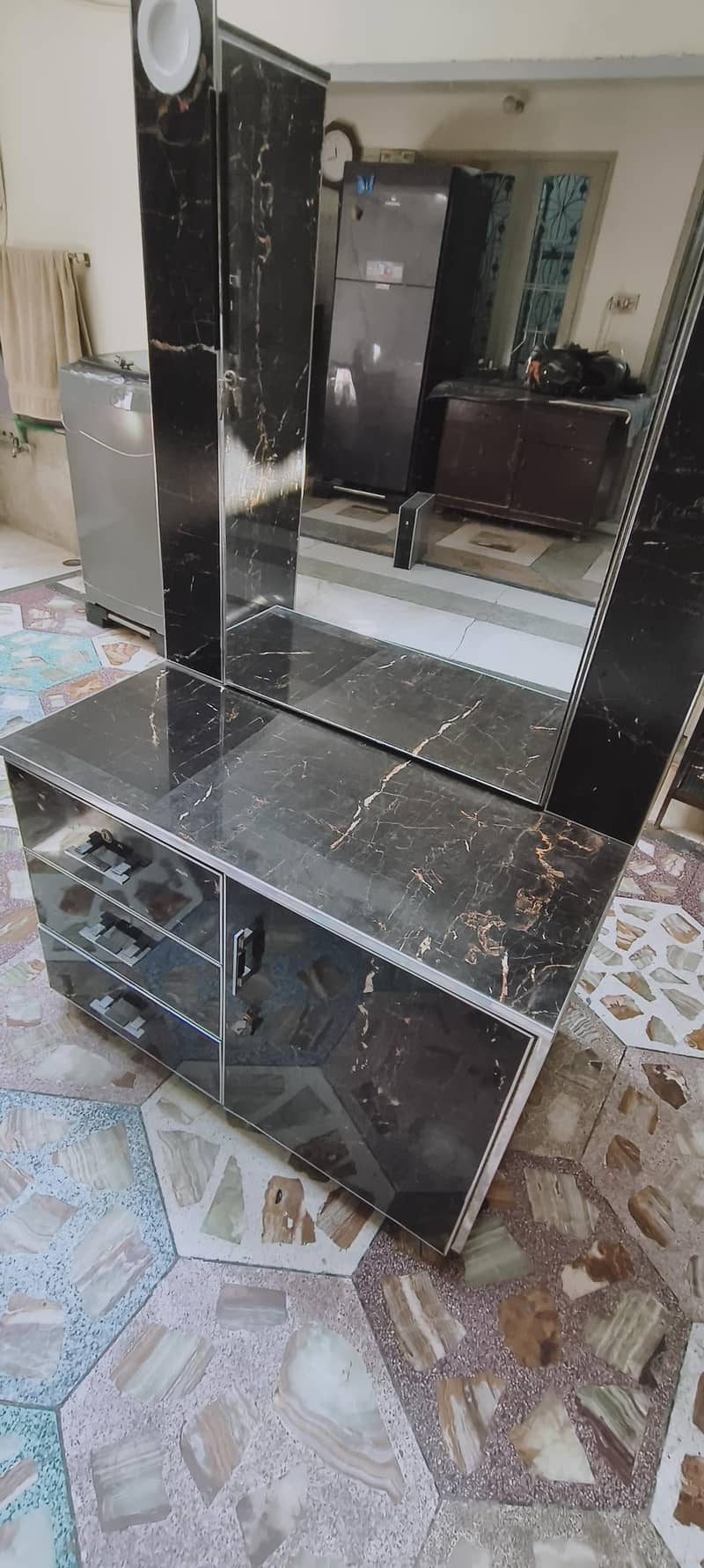 Dressing Table In New Condition 3