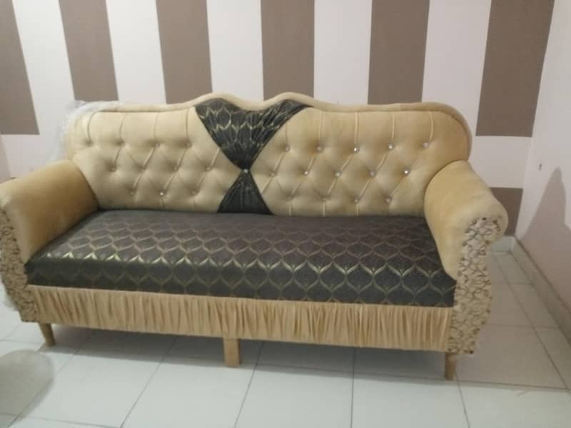 5 seater sofa 0
