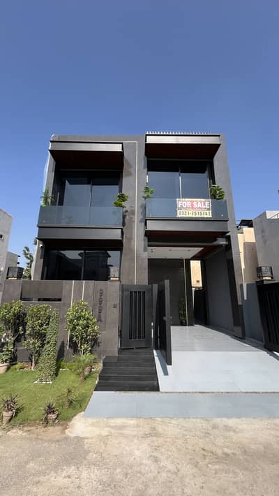 DESIRE HOMES 5 MARLA IN DHA 9 TOWN LUXURY FINISHING IN PRIME LOCATION