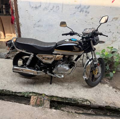 honda CG 150 BLACK color 3200km driven