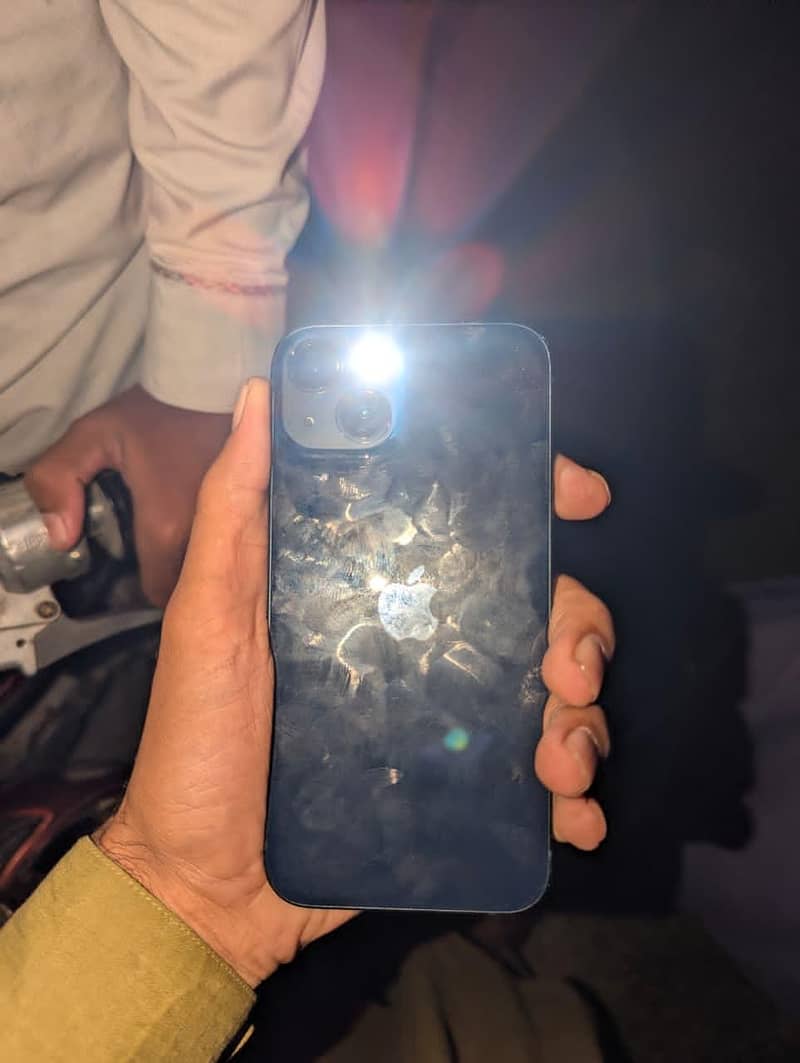 Apple iPhone 13 1