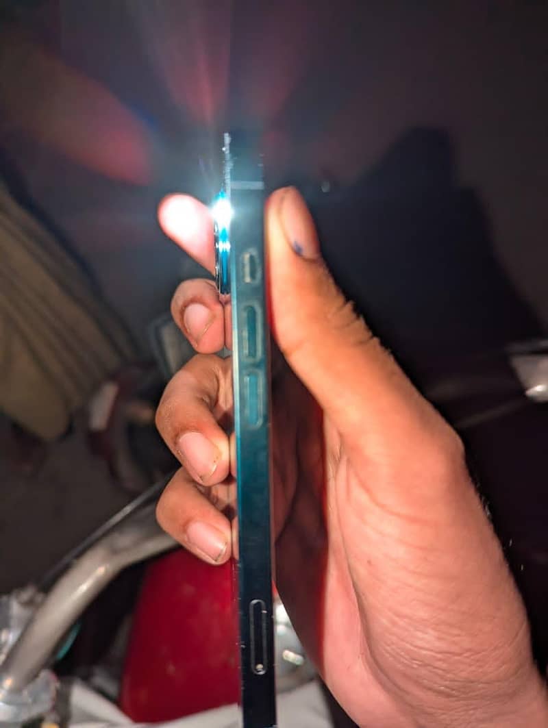 Apple iPhone 13 7