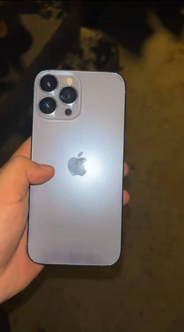 iPhone 13 pro max 0
