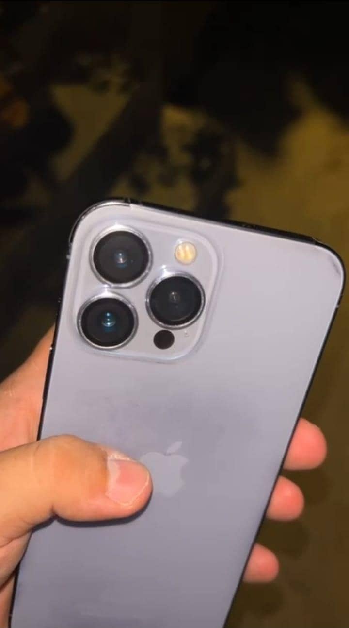 iPhone 13 pro max 1